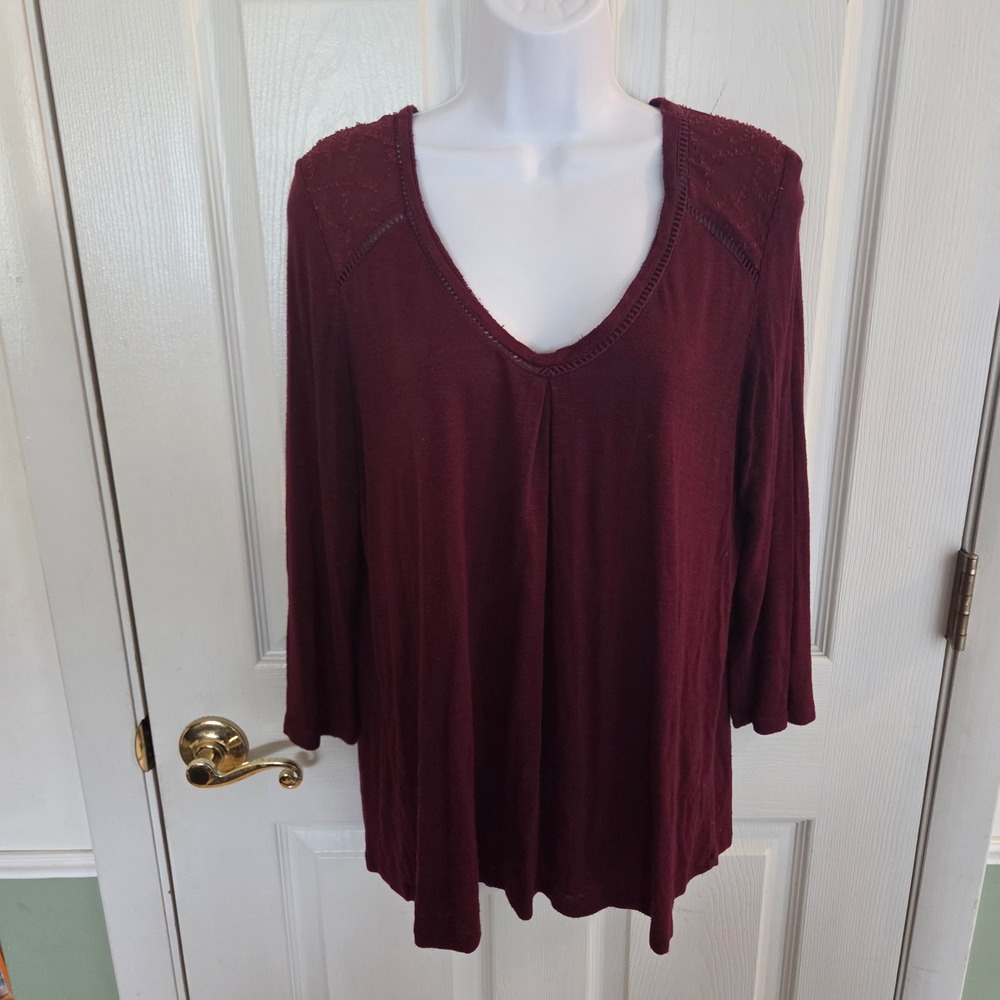 Dolan Left Coast Collection Burgundy V-Neck Embroidered Pleated Top Medium Boho